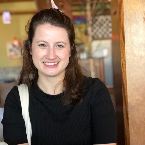 Meet your Posher, Alessandra - Picture 1 of 1